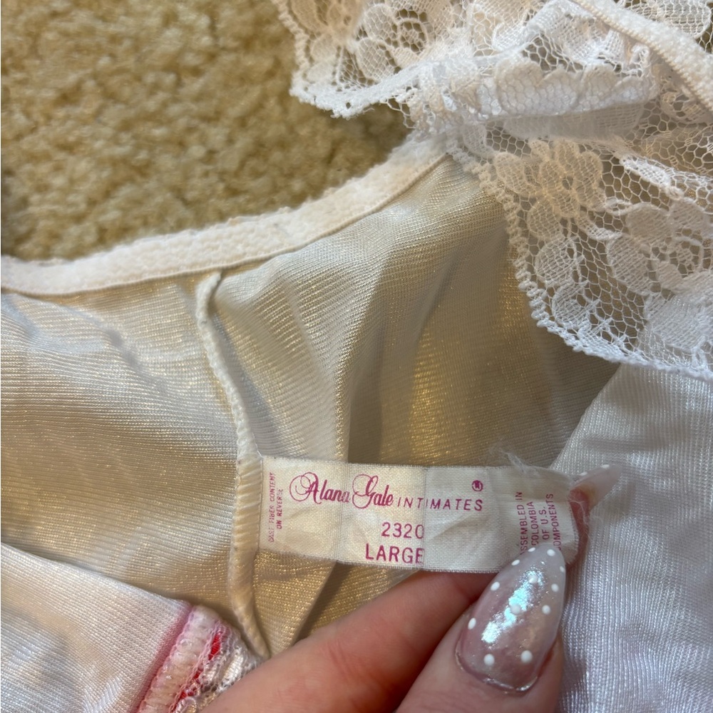 Vintage Lace Top - Picture 2 of 3